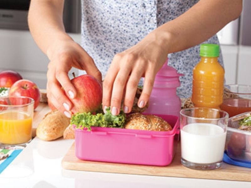 Packing a healthy lunch box