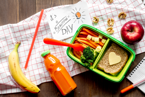 lunch box with smoothies