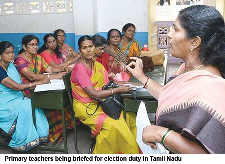 Primary teachers being briefed