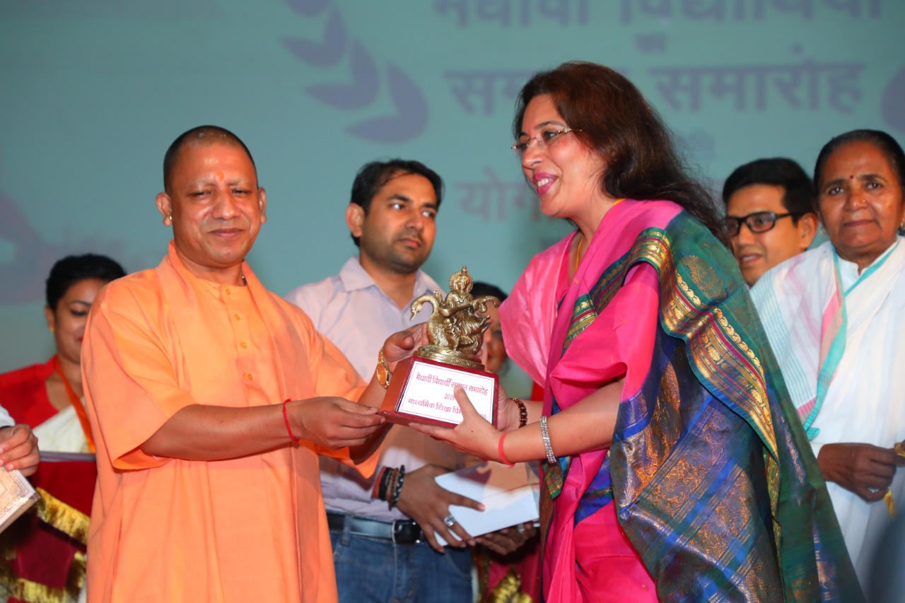 Dr Jyoti Gupta + Yogi Adityanath