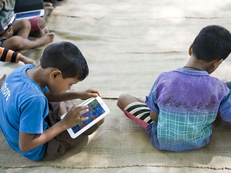 West Bengal government to give free tablets to 9.5 lakh students