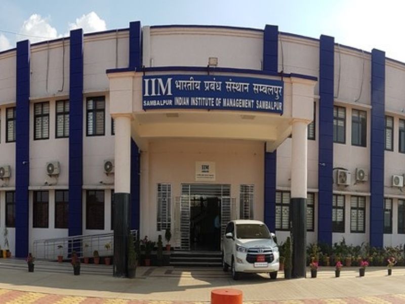 Seven IIM Sambalpur students receive Rs one lakh scholarships each