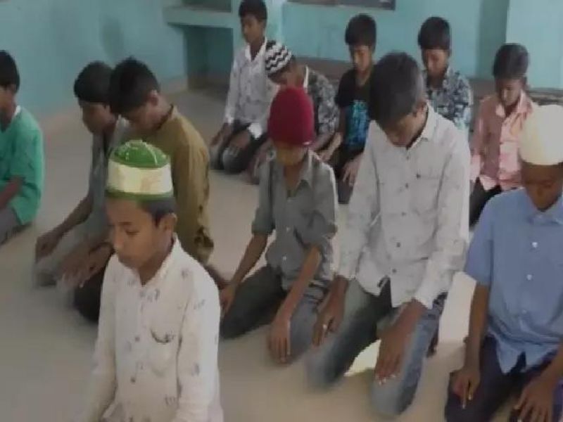 Protests break in school for allowing Friday Namaz in premises