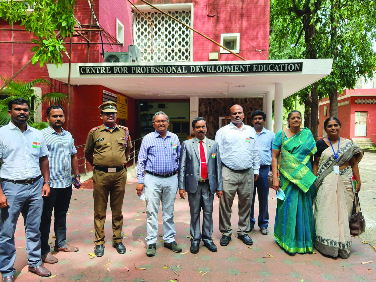 Anna University's G. Ravikumar (centre right)
