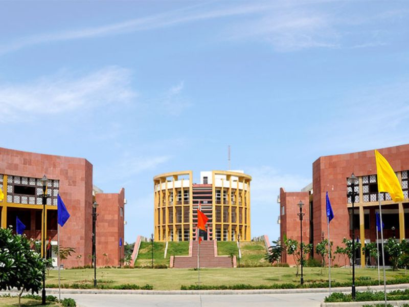 JK Lakshmipat University invites applications for B Tech course