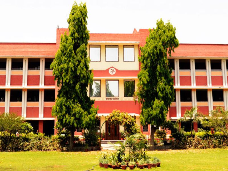 Student group plans protest at Hansraj College over 'ban' on non-veg food