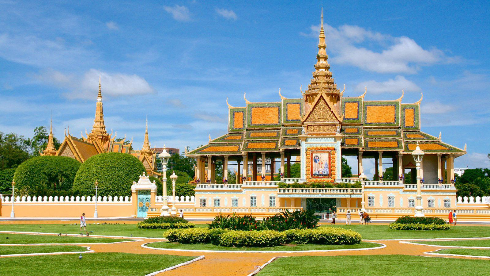phnom-penh-royal-palace.jpg