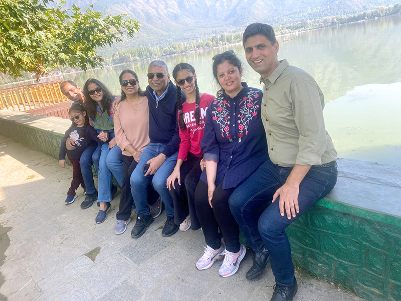 Family photo of Samaaira and Saishaa